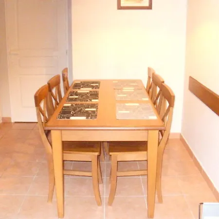 アパート With 2 Bedrooms In With Wonderful Lake View Shared Pool Furnished Garden モンフランカン