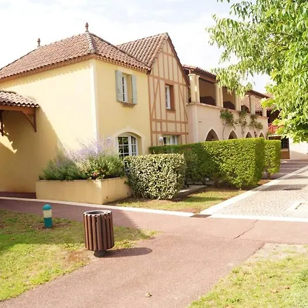 アパート With 2 Bedrooms In With Wonderful Lake View Shared Pool Furnished Garden *