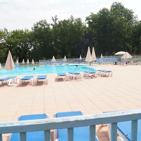 アパート With 2 Bedrooms In With Wonderful Lake View Shared Pool Furnished Garden モンフランカン